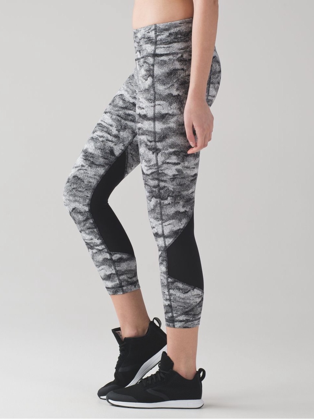 Lululemon x SoulCycle Pace Rival Crop.   Hazy Days. size 10